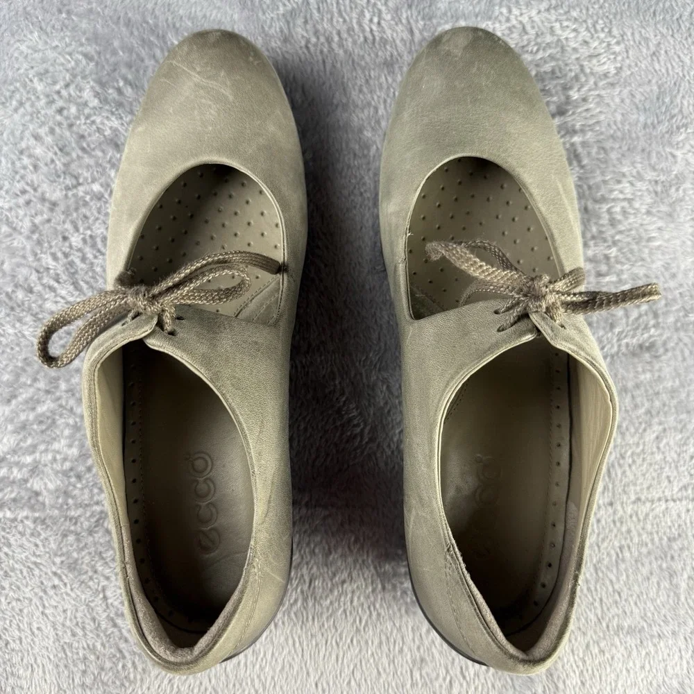 Ecco sculptured mary